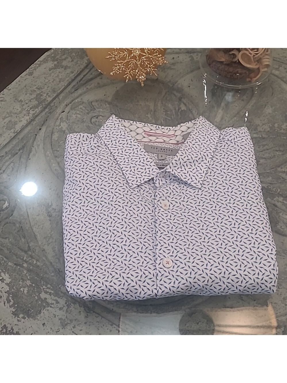 Ted Baker London men's buttoned short sleeve colar shirt size L/XL like new